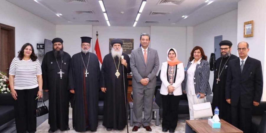 محافظ دمياط يستقبل الأنباماركوس ووفد الكنيسة للتهنئة بعيد الأضحى