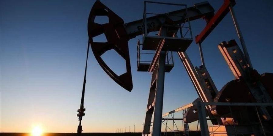النفط يرتفع في التعاملات الآسيوية المبكرة