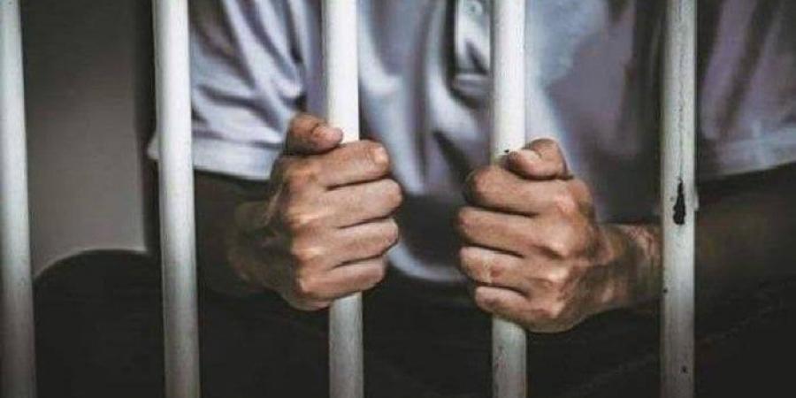 ضبط مالك محل اعتدى على طالب بالعجوزة