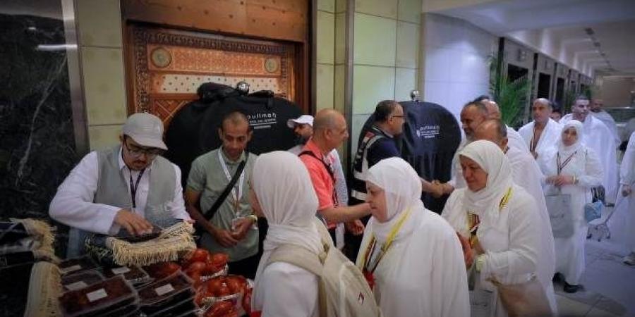 بدء تصعيد أسر شهداء الشرطة للوقوف بعرفات وسط تيسيرات كبيرة من ادارة العلاقات الإنسانية 