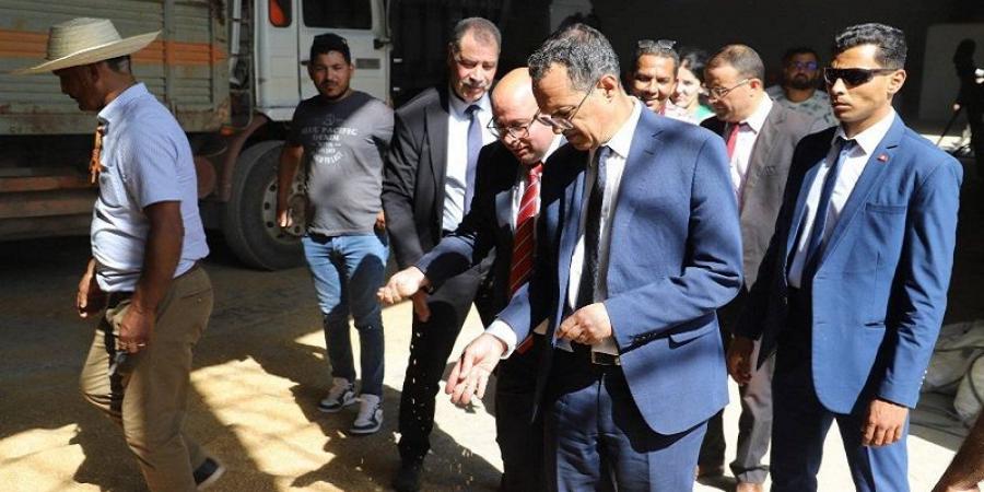 وزير الفلاحة يفتتح موسم الحصاد بزغوان