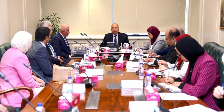 "الوزير" يكشف خطة إنشاء مجمع لتصنيع مكونات الكباري والأنفاق محليا