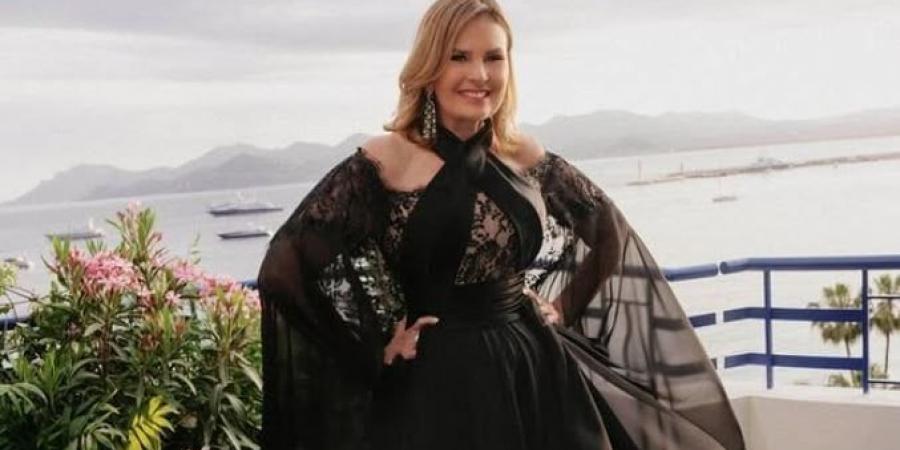يسرا تخطف الأنظار بإطلالتها في أولى ليالي عيد الأضحى 2025