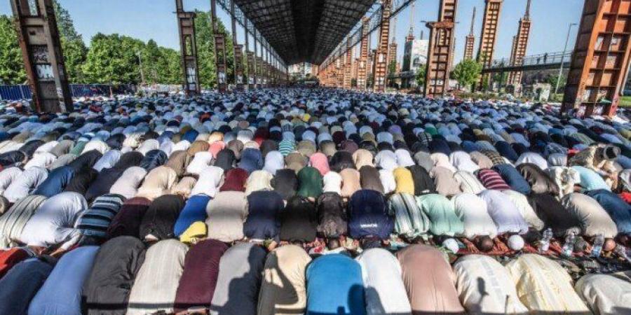 مئات الآلاف من المسلمين يؤدون صلاة عيد الأضحى في إيطاليا