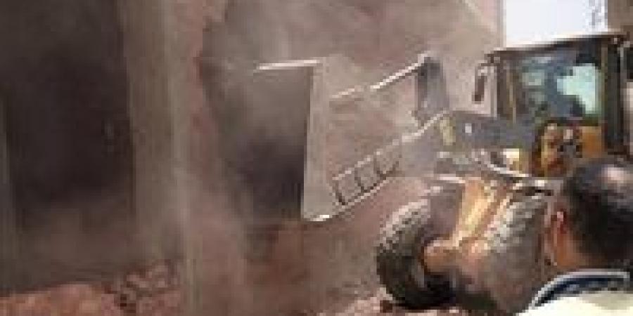 تفاصيل إصابة مدير إدارة حماية الأراضي الزراعية بسوهاج بعد رميه بالحجارة