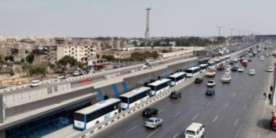 تفعيل مخالفة مرورية رادعة.. النقل تناشد المواطنين بعدم استخدام حارة الأتوبيس الترددى على الدائري