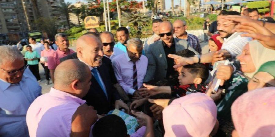 محافظ القاهرة يُشارك المواطنين احتفالاتهم بعيد الأضحى بالحديقة الدولية