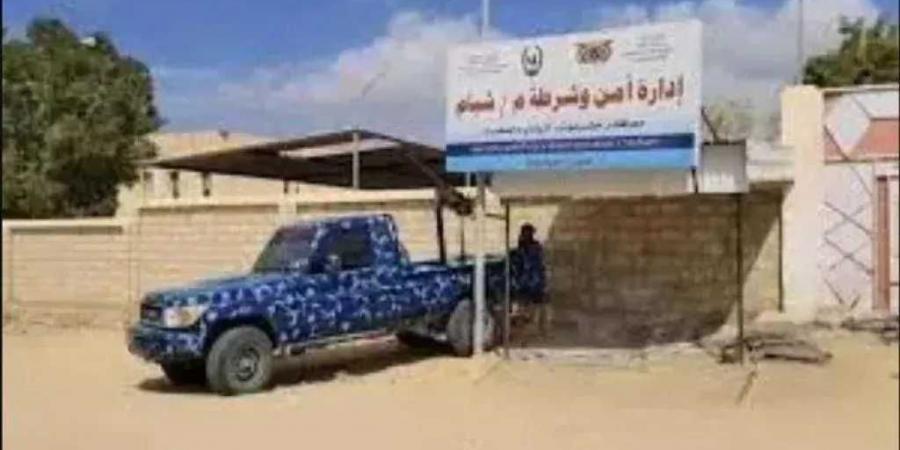 شرطة شبام تلقي القبض على متهم بجريمة ابتزاز إلكتروني في حضرموت