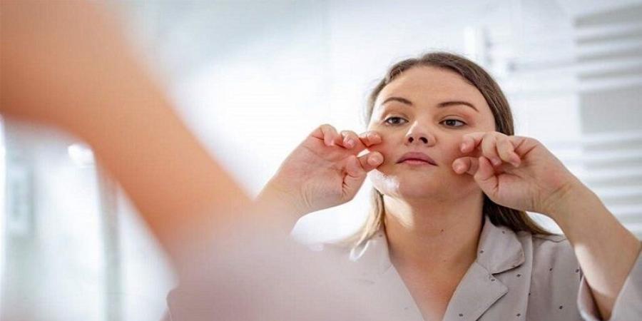 دراسة تحذر .. روتينات تيك توك للعناية بالبشرة تهدد صحة المراهقات