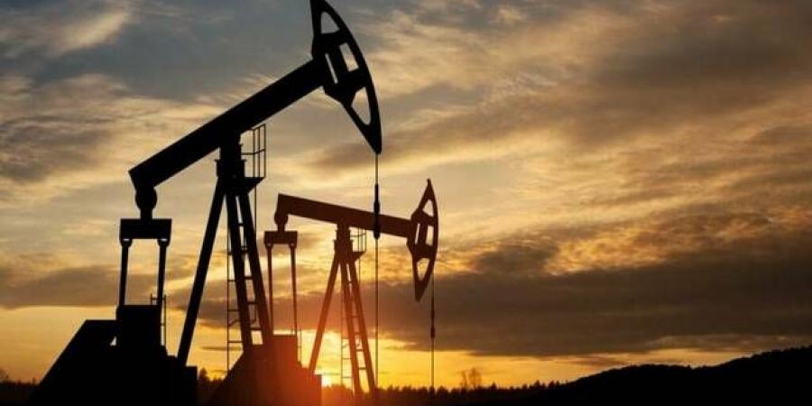 تراجع أسعار النفط عند تسوية تعاملات الثلاثاء مع ترقب محادثات بين الصين وأمريكا
