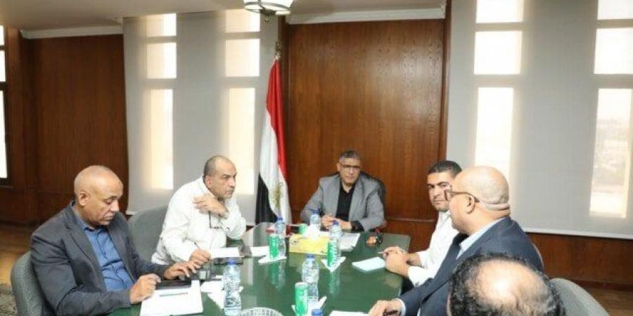 محافظ الجيزة يتابع أعمال تطوير البنية التحتية بالمنطقة الصناعية والاستثمارية