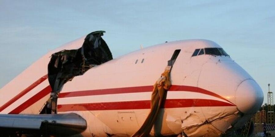 تحطم طائرة ركاب هندية على متنها أكثر من 200 شخص قرب مطار أحمد آباد