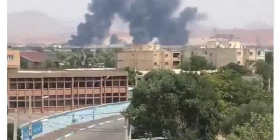 أول رد فعل حوثي بعد الهجمات الإسرائيلية على إيران