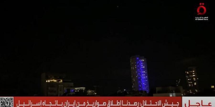 قصف إيراني مكثف يضرب تل أبيب والقدس.. والملاجئ تكتظ بالإسرائيليين