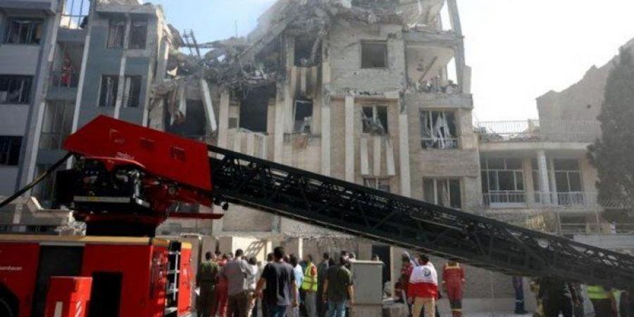 طهران تصعّد وتصف الهجوم الإسرائيلي بـ"إعلان حرب".. وتحذير من رد بلا حدود