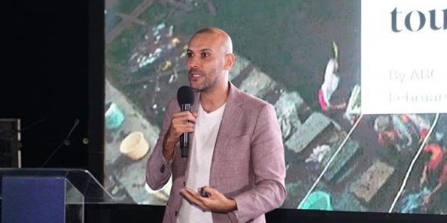 محمد دياب يحتفل بنجاح هابي بيرث داي: أول فيلم مصري يكسب 3 جوائز بمهرجان ارابيكا