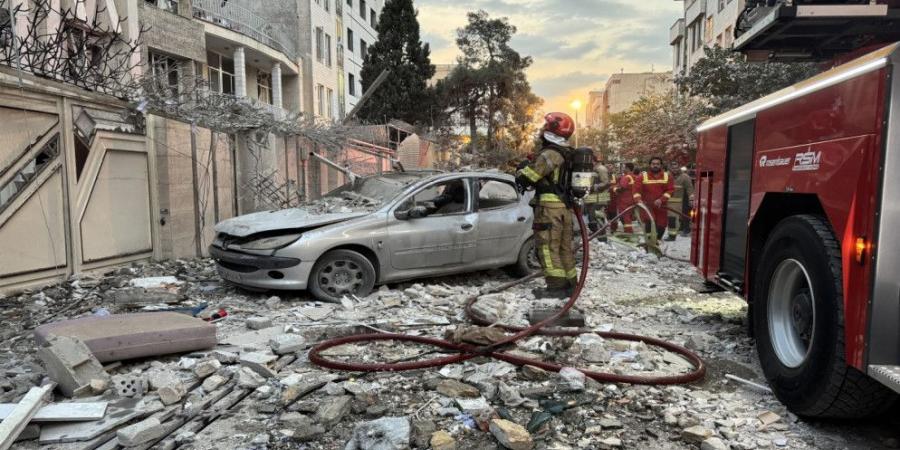 الدفاعات الجوية الإيرانية تعترض "أهدافا" في طهران