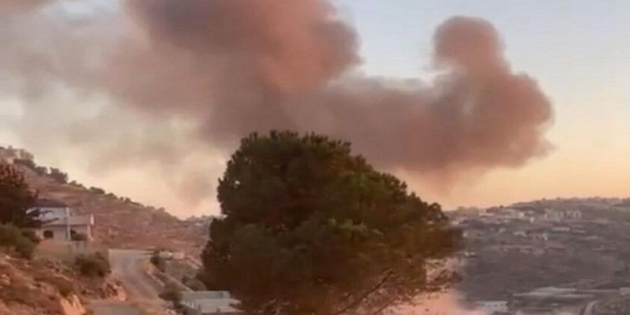 دوي صافرات الإنذار في مناطق واسعة بإسرائيل وسقوط مصابين