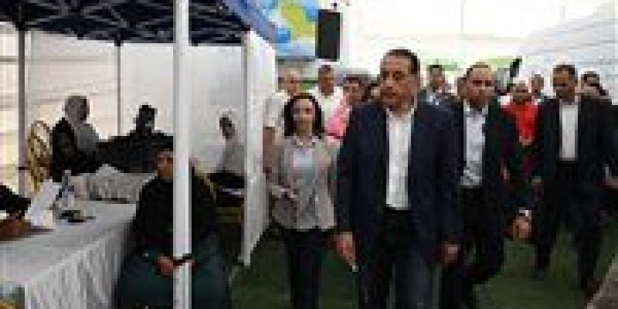 رئيس الوزراء: تشغيل كل مشروعات "حياة كريمة" أولوية.. قوافل خدمية وطبية وتدريبية لخدمة المواطنين