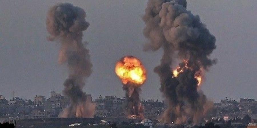 غارات إسرائيلية عنيفة على غزة فجراً تخلف عشرات الشهداء والجرحى