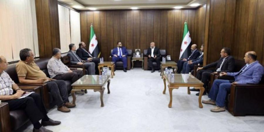 لتعزيز فرص الاستثمار والتشغيل… نائب وزير الاقتصاد والصناعة يبحث إمكانية إنشاء مدينة صناعية في درعا