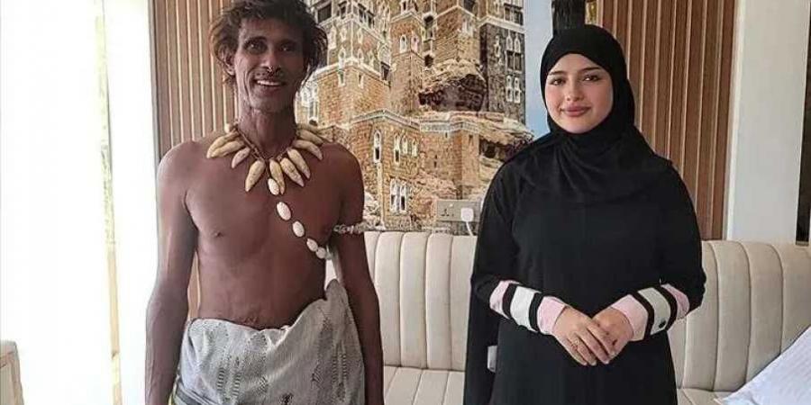 رجل الكهف وماريا قحطان يثيران الجدل بصورة تجمعهما في تعز