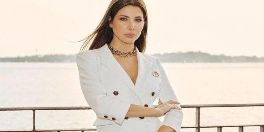 نانسي عجرم تطلق ريمكس عالمي لأغنية «إنت إيه» بعد 20 سنة