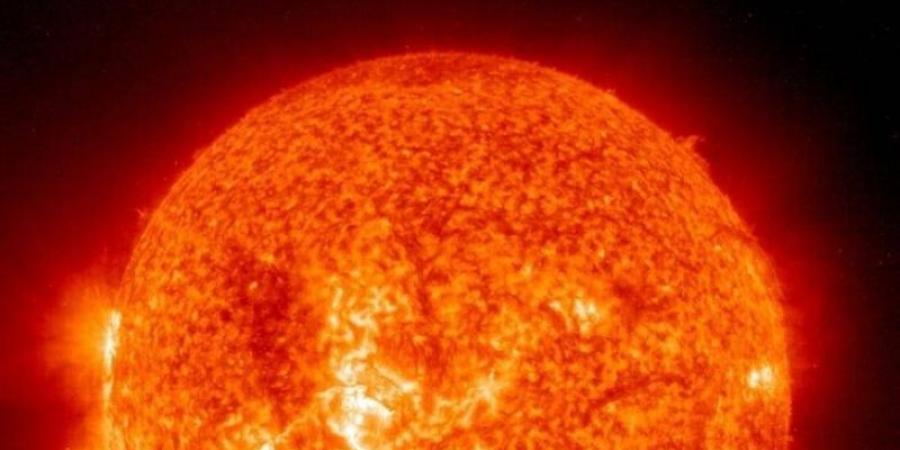 فلكية جدة: رصد توهج شمسي سبّب عاصفة جيومغناطيسية