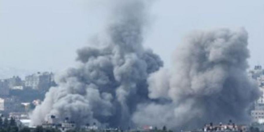 استُشهاد فلسطيني وإصابة آخرين في قصف إسرائيلي على وسط قطاع غزة
