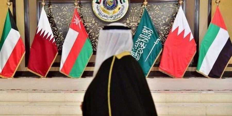 "إس آند بي": دول الخليج قادرة على احتواء تخارج 240 مليار دولار حال تصاعد الصراع