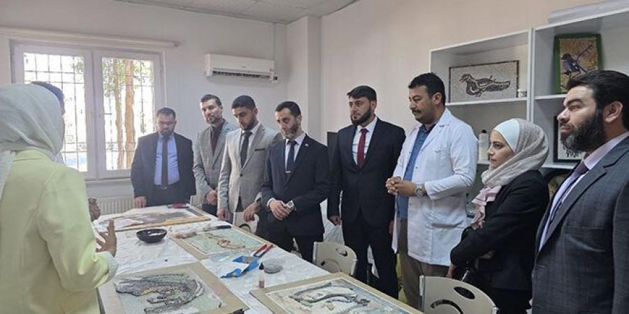 وفد من محافظة دمشق يزور دار المسنين في غازي عنتاب