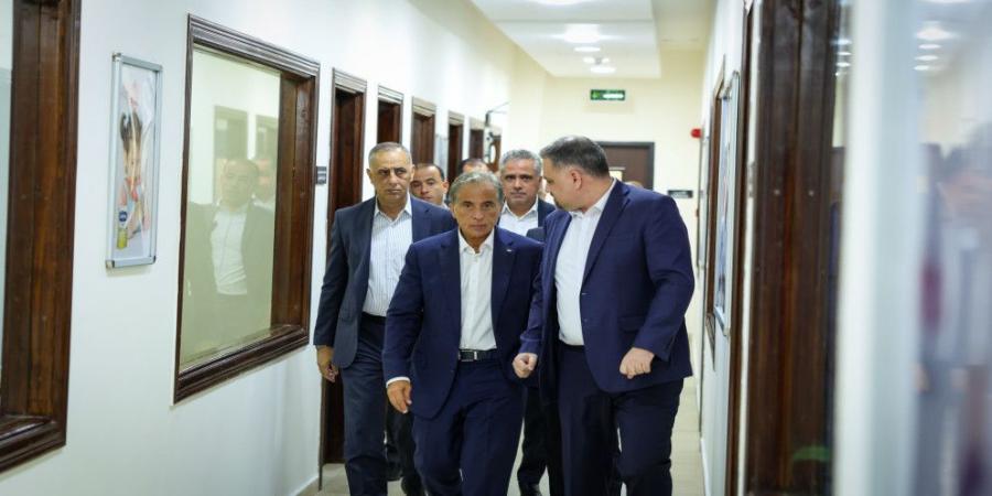 رئيس الوزراء يبدأ جولة ميدانية تفقدية في لواء ناعور