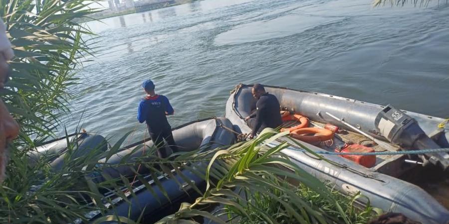 انتشال جثمان اخر ضحايا التروسيكل المنكوب في حادث غرق اسرة كاملة