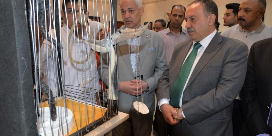 محافظ أسيوط يفتتح المعرض الفني "قضايا" لأعمال الأشغال الفنية