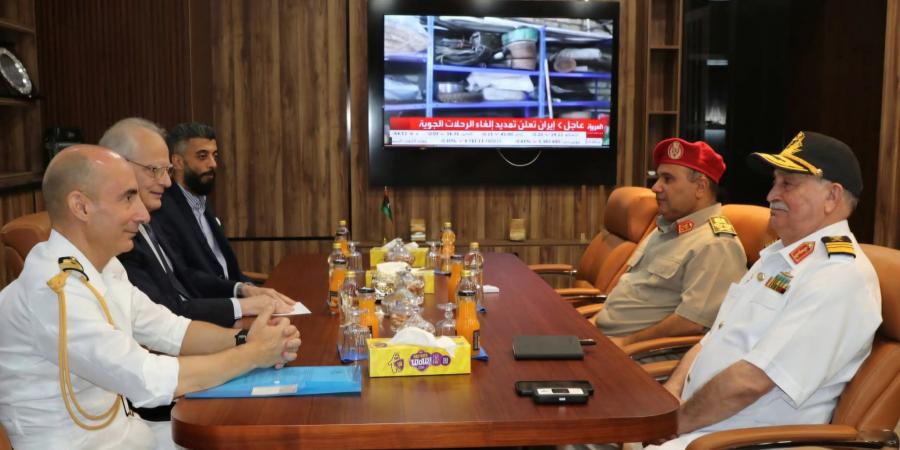 التميمي والصابر يبحثان مع السفير اليوناني سبل التعاون العسكري في بنغازي