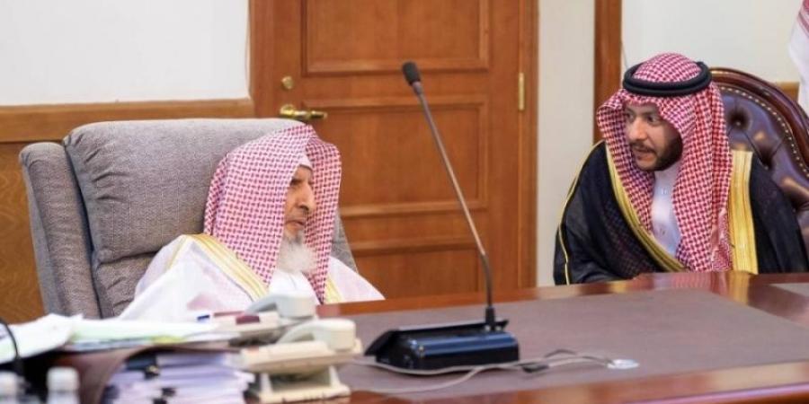 محافظ الطائف يزور المفتي العام للمملكة