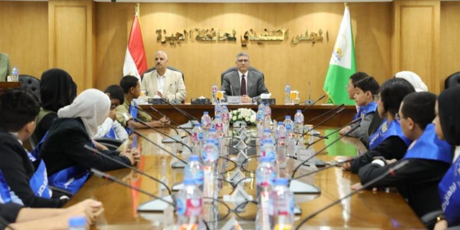محافظ الجيزة يلتقي أعضاء برلمان الطلائع ويؤكد دعم الدولة لتمكين الشباب