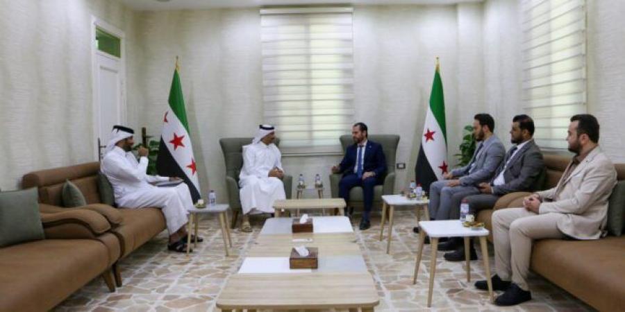 مدير الشؤون السياسية في إدلب يبحث مع القائم بأعمال السفارة القطرية التعاون بالمجال الإنساني