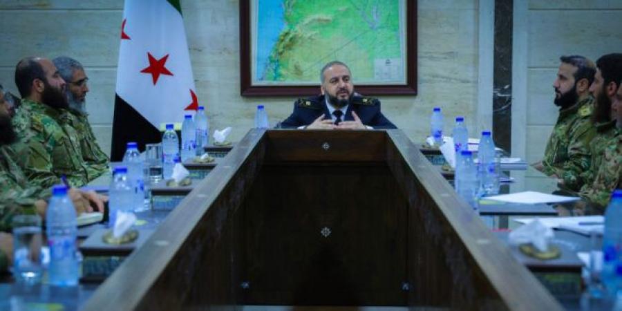 وزير الدفاع يعقد اجتماعاً مع شعبة التنظيم والإدارة