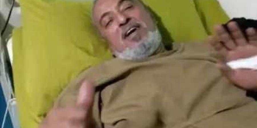 فقد بصره وبُترت أصابع قدميه.. مناشدة عاجلة لإنقاذ حياة فنان يمني شهير