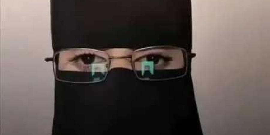 صحفي يرد بقوة على حملة التشهير ضد الفتاة اليمنية ”شروق”: الرجولة مواقف لا متاجرة