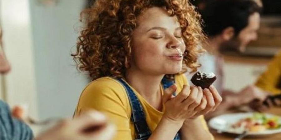 العلاقة بين الطعام والمزاج .. ما تأكله يؤثر على حالتك النفسية