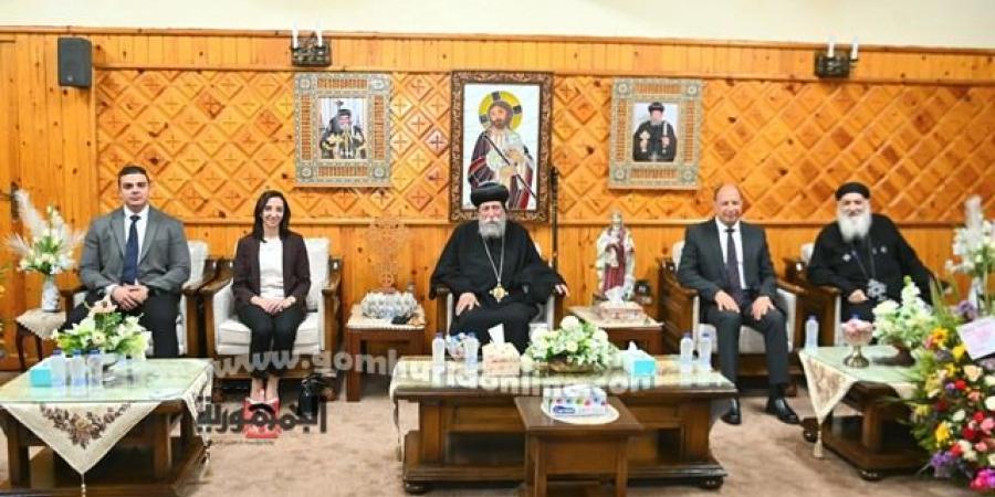 محافظ البحيرة ومدير الأمن يقدمان التهنئة للأنبا إيلاريون