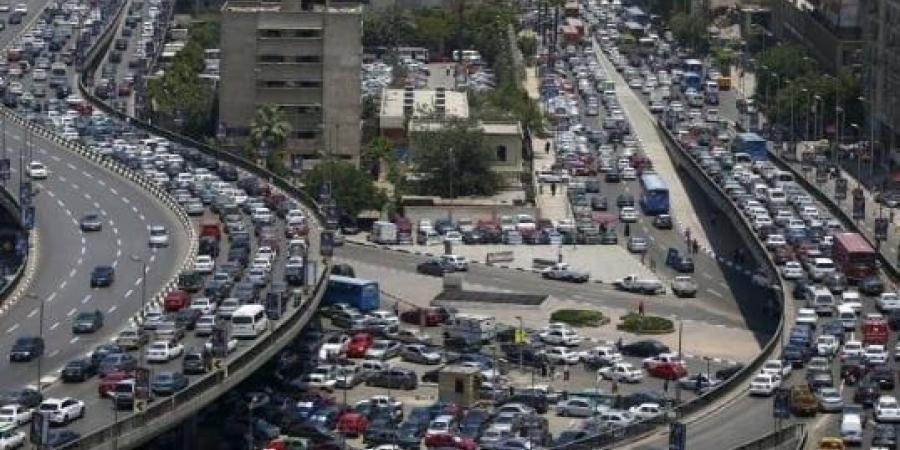 اعرف طريقك.. كثافات مرورية على أغلب طرق ومحاور القاهرة والجيزة