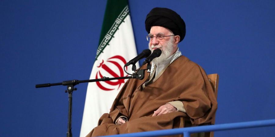 الإمام الخامنئي: الشعب الإيراني لا يُهدد وأي تدخل عسكري أميركي سيتبعه ضربة لا تعوّض