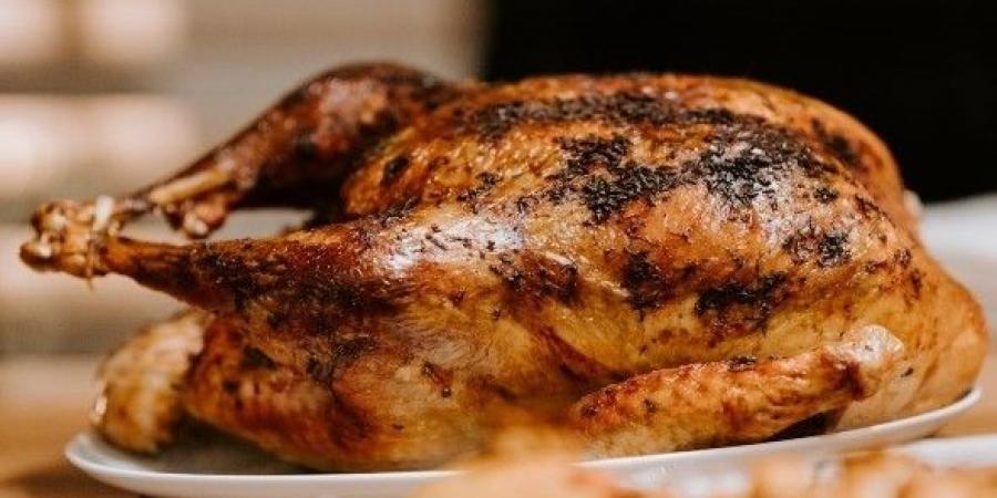 طريقة إعداد وتحضير دجاج مشوي بمكونات بسيطة
