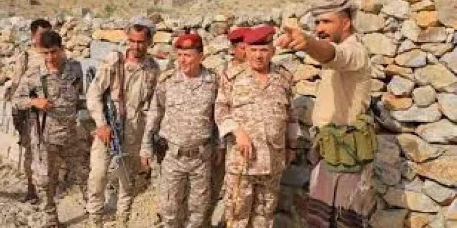 قائد محور تعز يوقف نجله ”الصيني” بعد اعتدائه على شاب