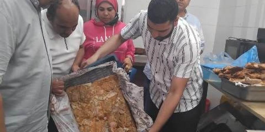 حملات لمتابعة الأسواق والمحال التجارية بمطروح