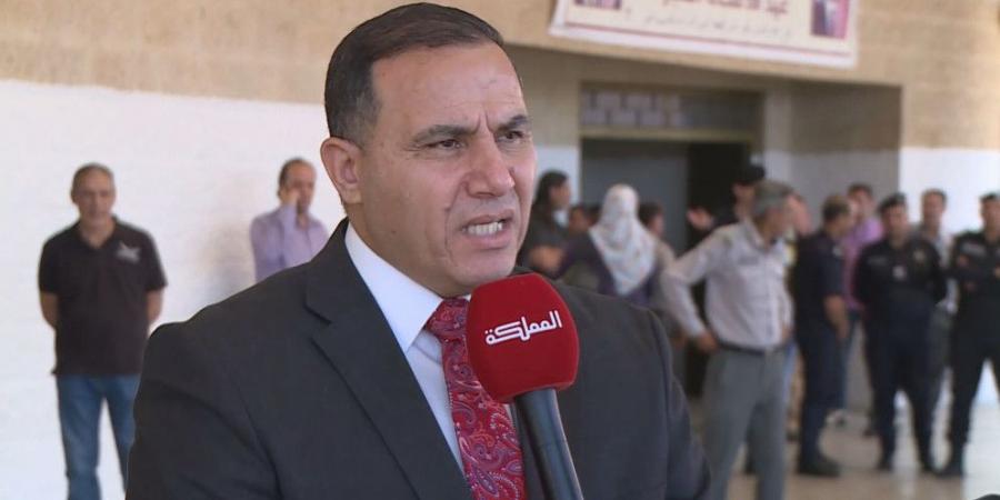 "محافظ الزرقاء": تكليف لإحصاء الأضرار الناجمة عن سقوط جسم غريب في الأزرق