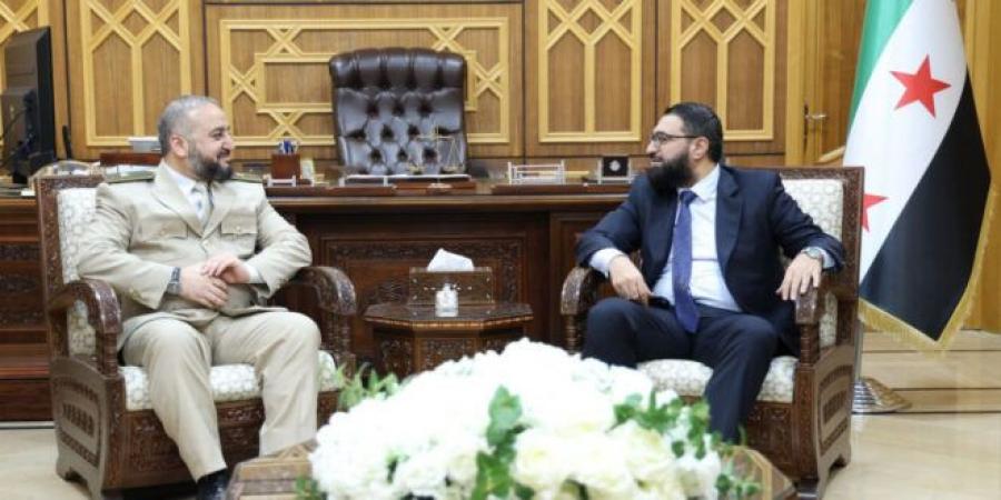 وزيرا العدل والدفاع يبحثان تعزيز التعاون لضمان الأمن وترسيخ دولة القانون